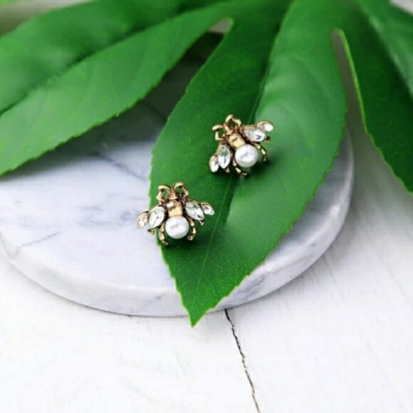 New arrivals!!! Gold Bee Stud Earrings - Picture 2 of 5